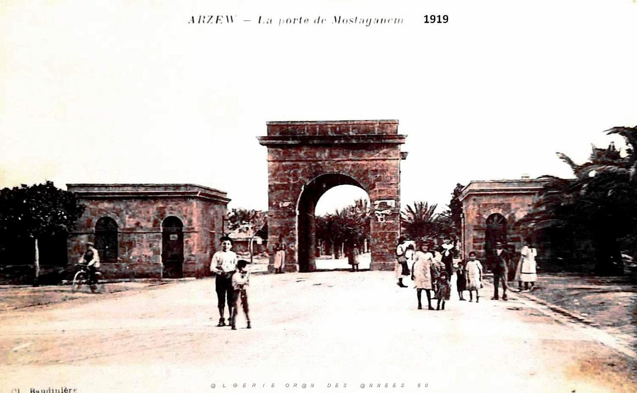 1748- Arzew - Porte de Mostaganem - 1919.jpg